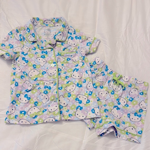 Hello Kitty PJ Set - Picture 2 of 7